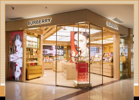 Ultimate Glow Cushion Window Show — BURBERRY